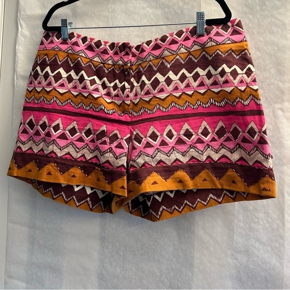 Loft Marisa Fit Pink Aztec print linen& cotton blend shorts Sz-16.    S14 - Picture 6 of 13